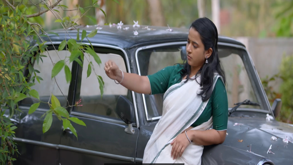 Narayaneente Moonnaanmakkal Movie Review